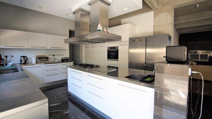 Image No.2-Maison de 5 chambres à vendre à Konia