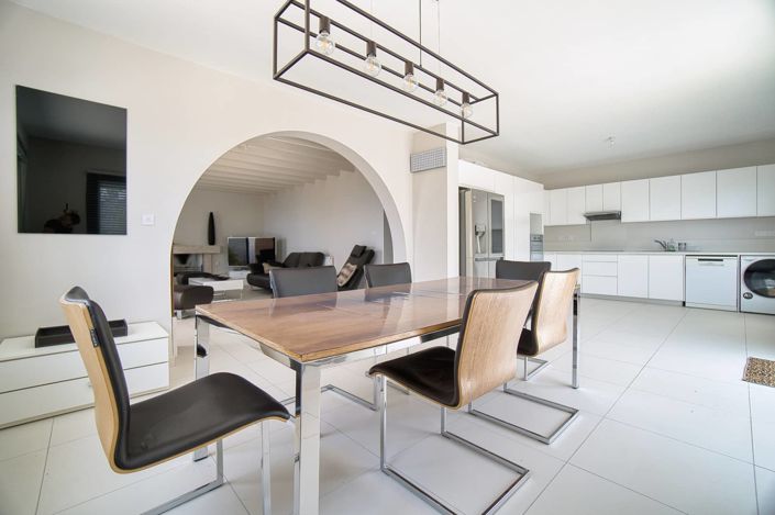 Image No.8-3 Bed House for sale