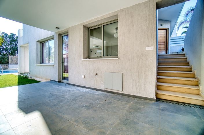 Image No.3-6 Bed House for sale