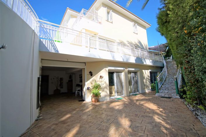 Image No.2-5 Bed House for sale