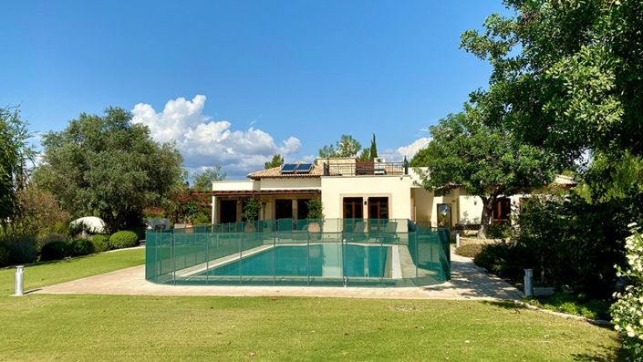 Image No.1-4 Bed House for sale
