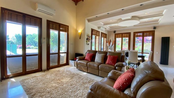 Image No.2-4 Bed House for sale