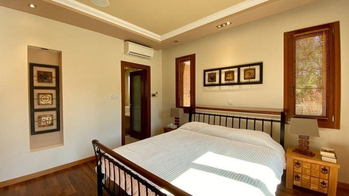 Image No.9-4 Bed House for sale