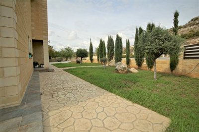 173181-detached-villa-for-sale-in-sotiraorig