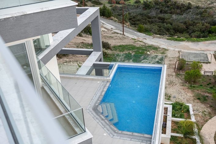 Image No.1-5 Bed House for sale