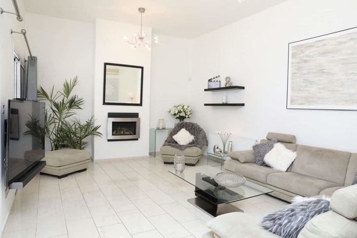 Image No.1-3 Bed House for sale