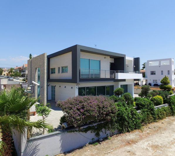 Image No.1-7 Bed House for sale