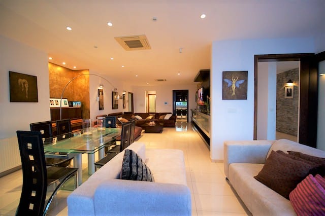 Image No.10-7 Bed House for sale