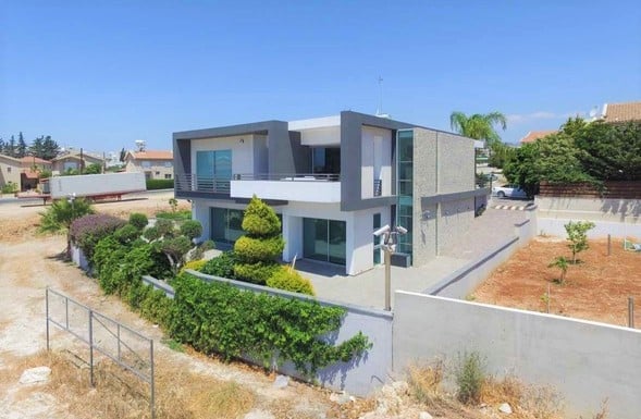 Image No.5-7 Bed House for sale