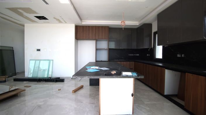 Image No.6-4 Bed House for sale