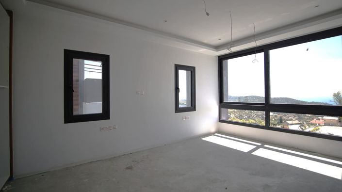 Image No.9-6 Bed House for sale