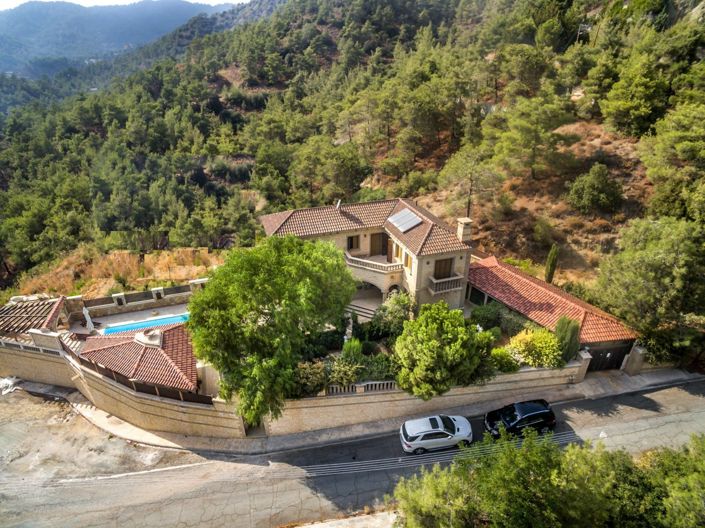 Image No.2-4 Bed House for sale