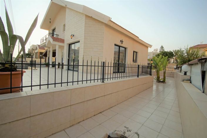 Image No.2-3 Bed House for sale