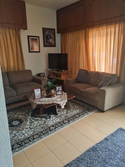 Image No.8-5 Bed House for sale