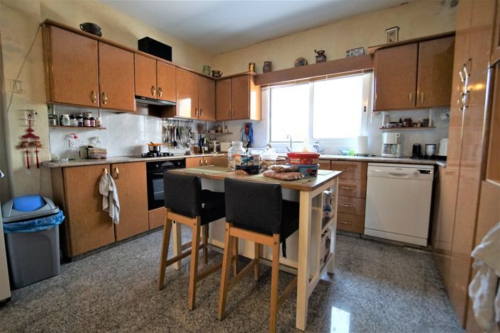 Image No.3-Maison de 5 chambres à vendre à Agios Athanasios