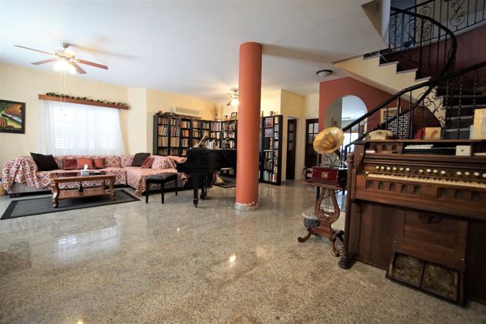 Image No.4-Maison de 5 chambres à vendre à Agios Athanasios