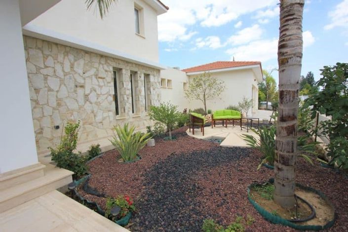 Image No.2-Maison de 4 chambres à vendre à Latsia