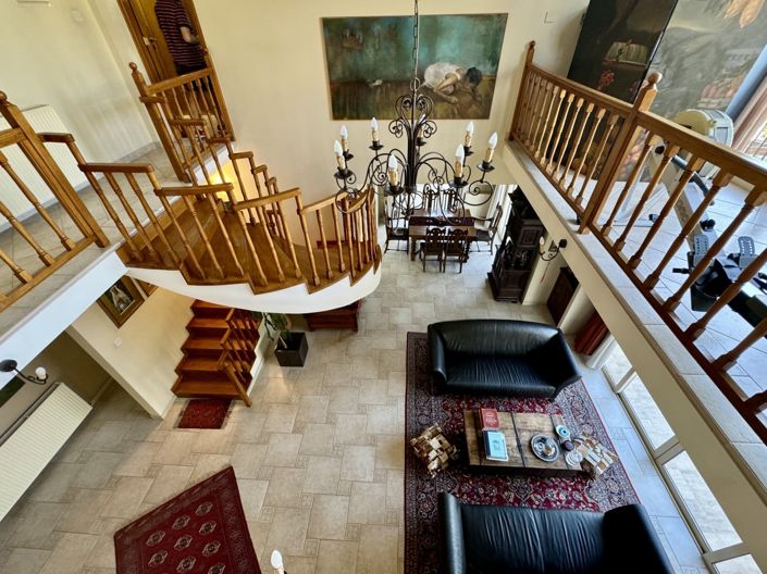 Image No.2-Maison de 4 chambres à vendre à Agios Tychonas