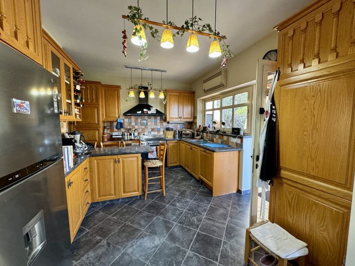 Image No.8-Maison de 4 chambres à vendre à Agios Tychonas