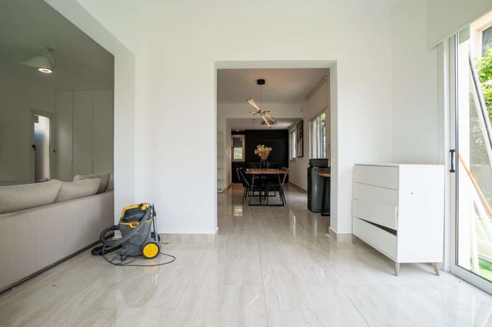 Image No.10-3 Bed House for sale