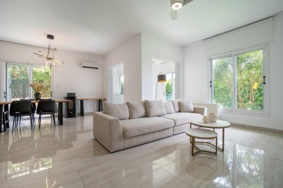 715460-detached-villa-for-sale-in-anavargosor