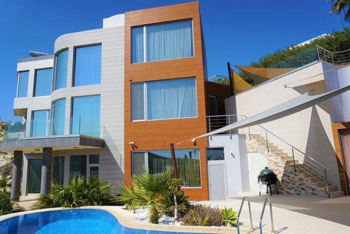 Image No.1-5 Bed House for sale