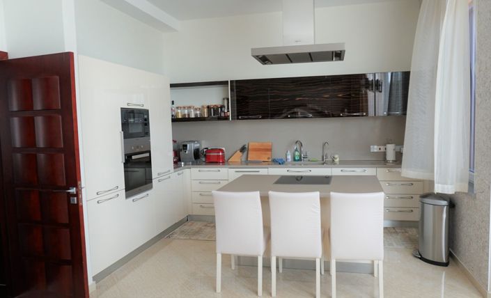 Image No.6-Maison de 5 chambres à vendre à Agios Tychonas