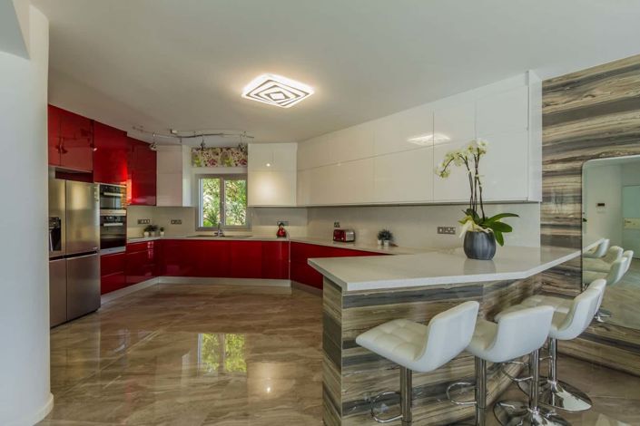 Image No.4-Maison de 5 chambres à vendre à Agios Tychonas