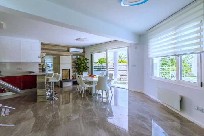 Image No.5-Maison de 5 chambres à vendre à Agios Tychonas