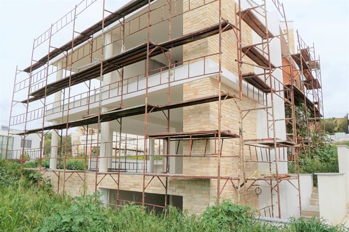 Image No.2-4 Bed House for sale