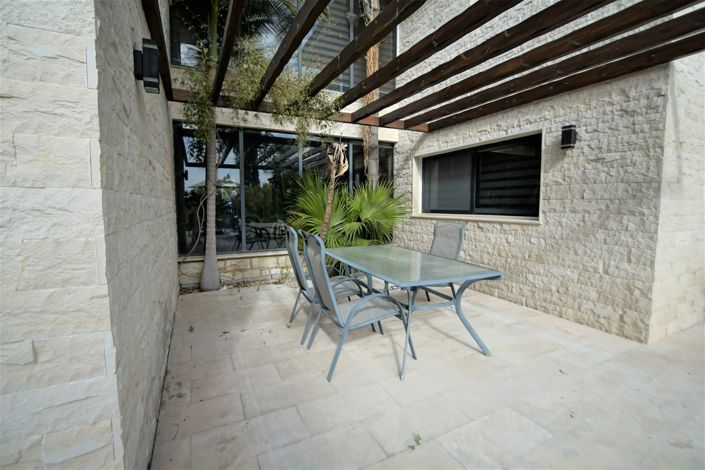 Image No.5-5 Bed House for sale