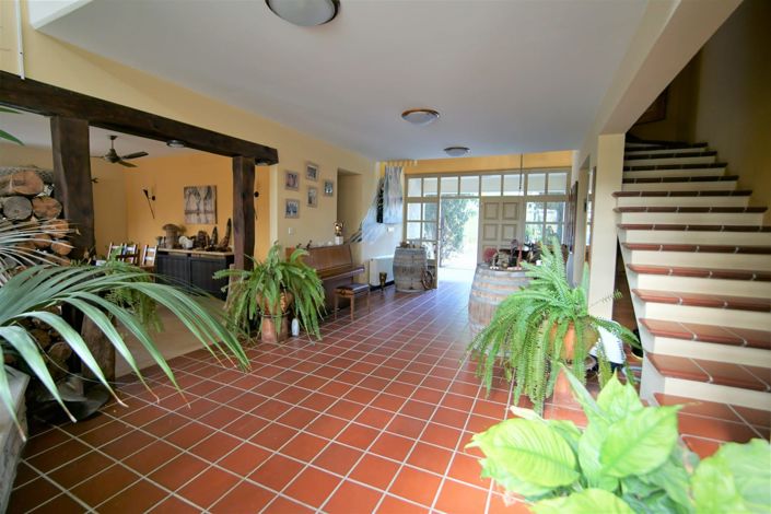 Image No.7-5 Bed House for sale