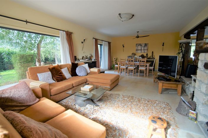 Image No.9-5 Bed House for sale