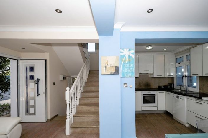 Image No.9-4 Bed House for sale