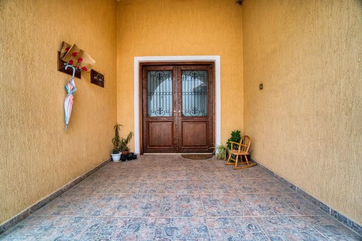 Image No.10-3 Bed House for sale