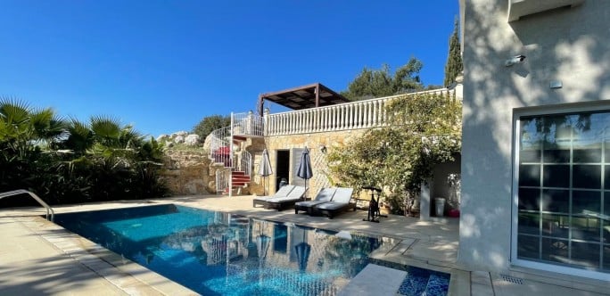 Image No.6-5 Bed House for sale