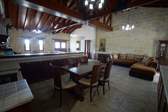 Image No.6-4 Bed House for sale