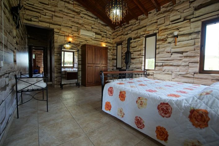 Image No.9-4 Bed House for sale