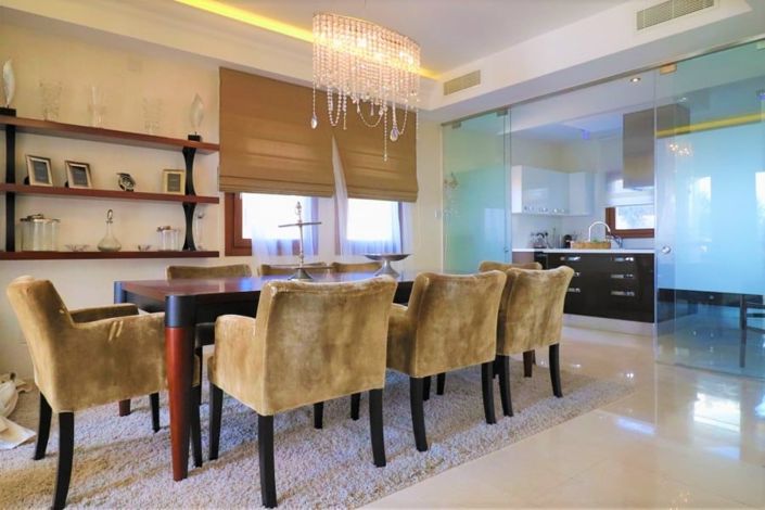 Image No.3-6 Bed House for sale