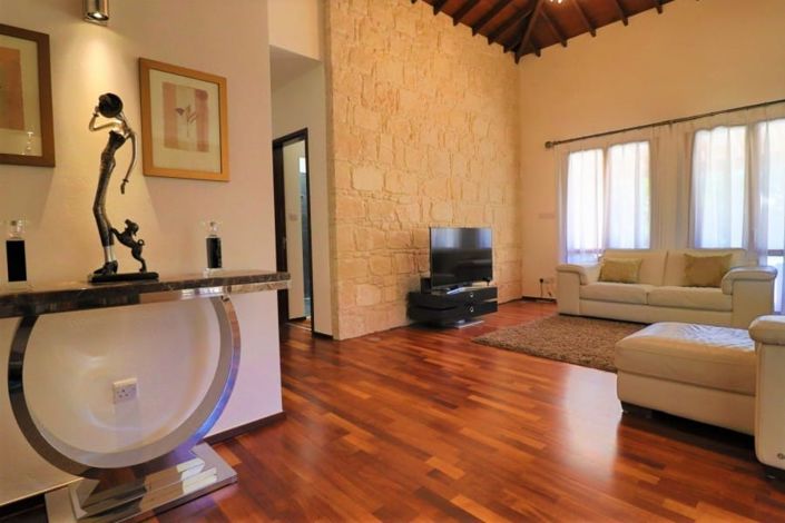 Image No.5-4 Bed House for sale