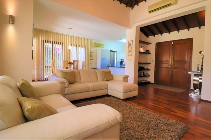 Image No.8-4 Bed House for sale