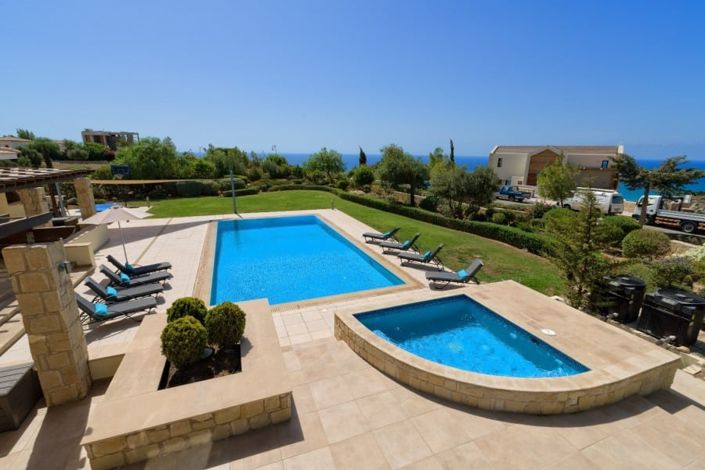 Image No.3-5 Bed House for sale