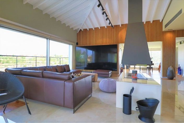 Image No.6-4 Bed House for sale