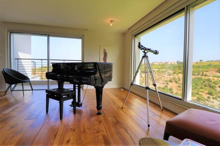 Image No.9-4 Bed House for sale