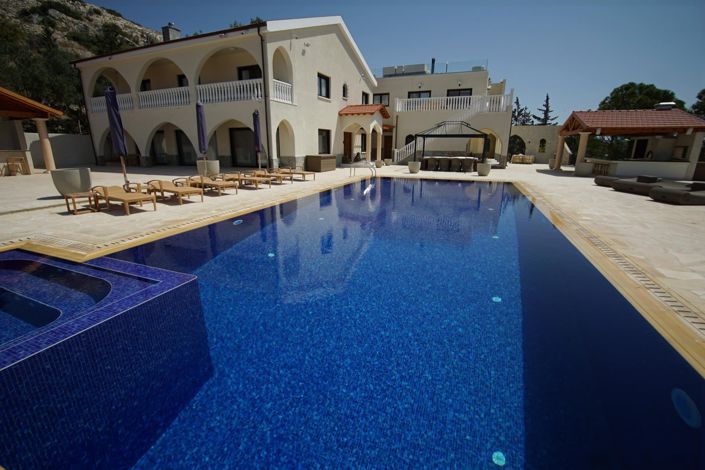 Image No.9-8 Bed House for sale