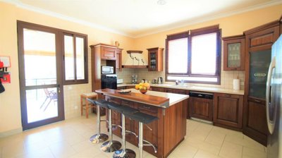 202579-detached-villa-for-sale-in-argakaorig