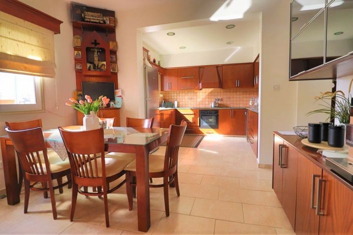 Image No.10-Maison de 4 chambres à vendre à Mesogi