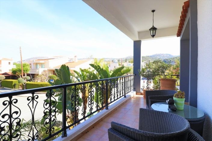 Image No.2-Maison de 4 chambres à vendre à Mesogi