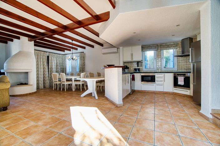 Image No.7-4 Bed House for sale