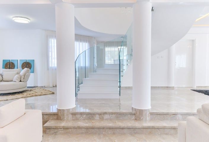 Image No.5-Maison de 5 chambres à vendre à Agios Tychonas